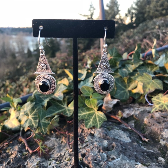 Robin’s Nest Jewels Jewelry - SOLD Onyx earrings